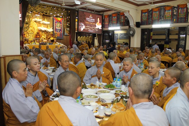 TP Hồ Chí Minh: Lễ dâng Y Vu Lan - PL 2563  Húy kị Hòa thượng Thích Tâm Châu lần thứ II