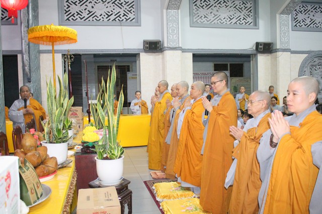 TP Hồ Chí Minh: Quan Âm Tu Viện Cúng Dường 11 Trường Hạ