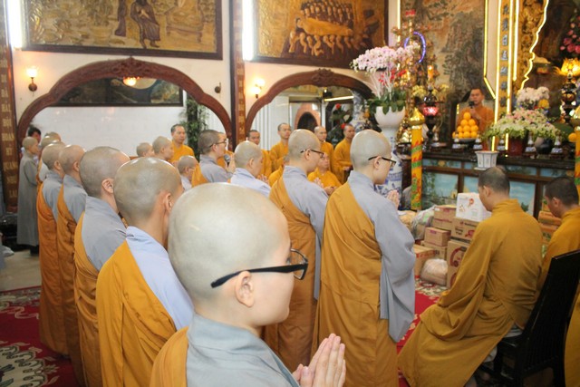 TP Hồ Chí Minh: Quan Âm Tu Viện Cúng Dường 11 Trường Hạ