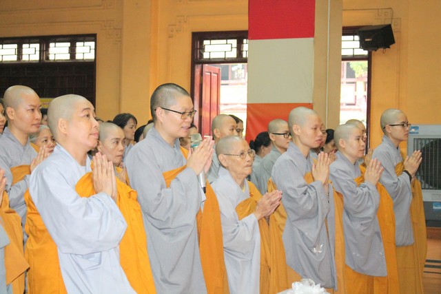 TP Hồ Chí Minh: Quan Âm Tu Viện Cúng Dường 11 Trường Hạ