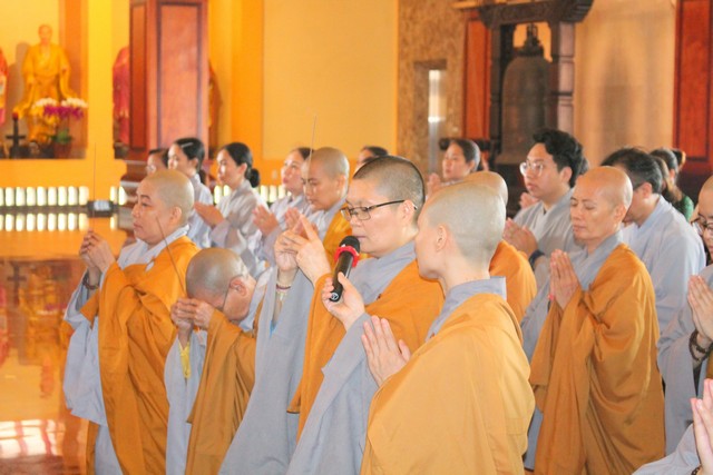 TP Hồ Chí Minh: Quan Âm Tu Viện Cúng Dường 11 Trường Hạ