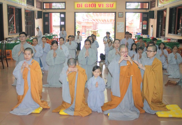 Bình Phước: Quan Âm tu viện Cúng dường trường hạ chùa Quang Minh