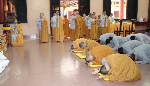 Bình Phước: Quan Âm tu viện Cúng dường trường hạ chùa Quang Minh
