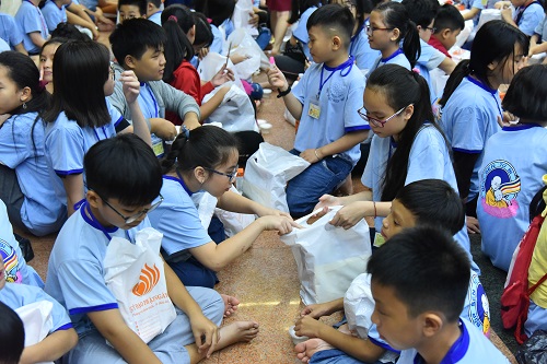 Tổng Kết Chương Trình Trao Quà Cho Trẻ Em Phường 3, Quận 10  Nhân Ngày Quốc Tế Thiếu Nhi (C212)