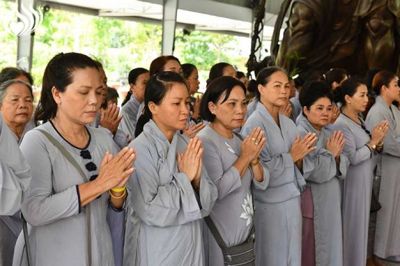 Tổng Kết Chương Trình  Cúng Dường Trường Hạ Học Viện Phật Giáo Việt Nam  (Cs Lê Minh Xuân) (C211)