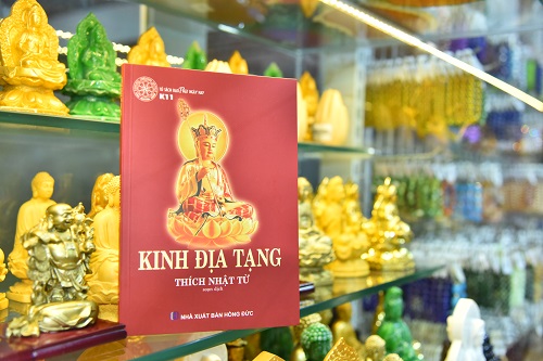 ẤẤn Tống Bộ 8 Quyển “Kinh Tụng Căn Bản” Do Thế Giới Từ Thiện Cúng Dường (C175)