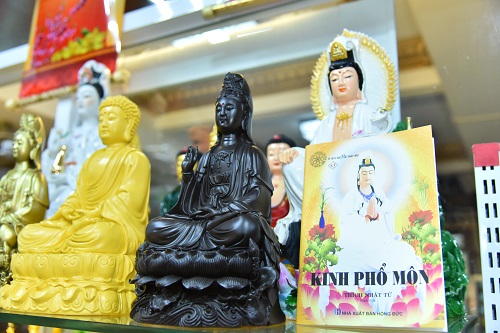 ẤẤn Tống Bộ 8 Quyển “Kinh Tụng Căn Bản” Do Thế Giới Từ Thiện Cúng Dường (C175)