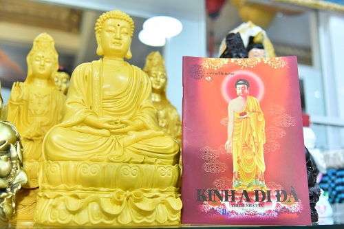ẤẤn Tống Bộ 8 Quyển “Kinh Tụng Căn Bản” Do Thế Giới Từ Thiện Cúng Dường (C175)