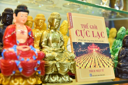 ẤẤn Tống Bộ 8 Quyển “Kinh Tụng Căn Bản” Do Thế Giới Từ Thiện Cúng Dường (C175)