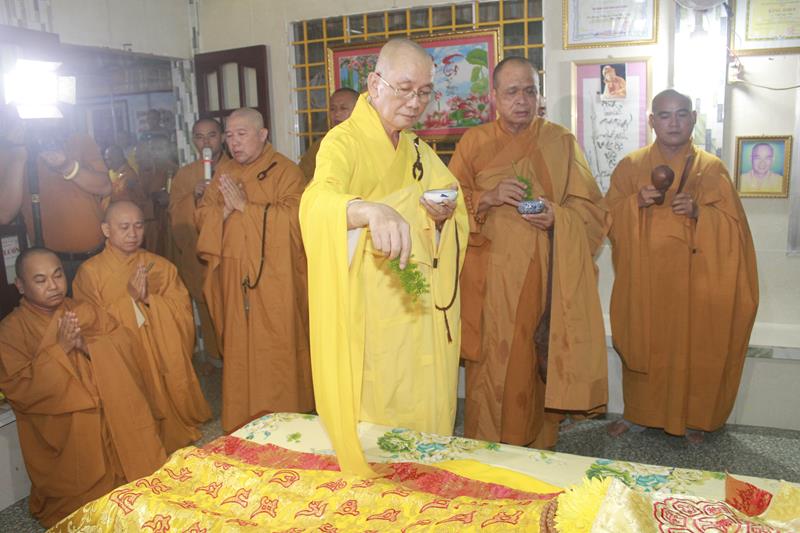 Đồng Tháp: Lễ nhập kim quan cố HT.Thích Thiện Năng