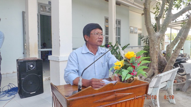 Khánh Hòa: Ban Từ thiện Phật giáo Ninh Hòa tặng quà