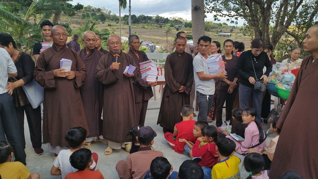 Trung thu đến với trẻ em nghèo
