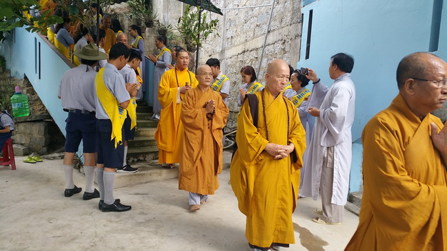 Khánh Hòa: Lễ  bông hồng cài áo và Trai tăng cúng dường tại chùa Linh Sơn Pháp Ấn
