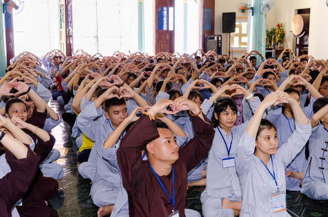 Khánh hòa: Hơn 300 bạn trẻ tham dự khóa tu “Tìm về tuổi thơ”