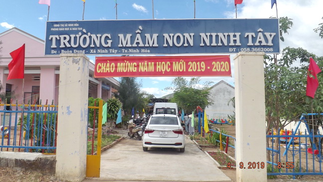 Khánh Hòa: Ban Từ thiện Phật giáo Ninh Hòa tặng quà