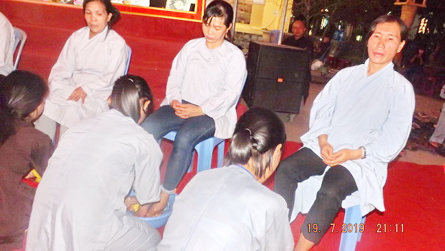 Xúc động đêm thắp nến tri ân tại chùa Mỹ Sơn