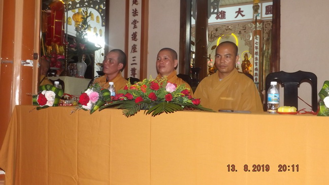 Khánh Hòa: Tổ đình Thiên Bửu tổ chức lễ Vu lan - Bông hồng cài áo