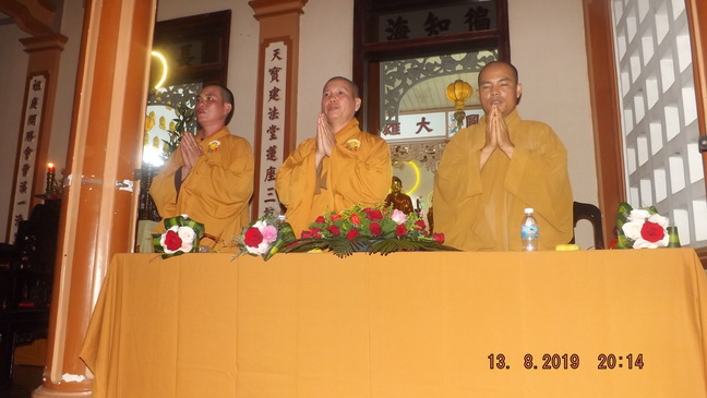 Khánh Hòa: Tổ đình Thiên Bửu tổ chức lễ Vu lan - Bông hồng cài áo
