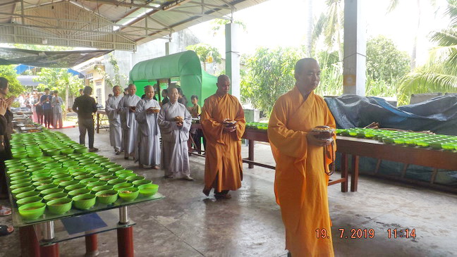 Khánh hòa: Hơn 300 bạn trẻ tham dự khóa tu “Tìm về tuổi thơ”