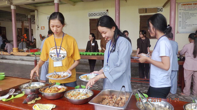 Khánh hòa: Hơn 300 bạn trẻ tham dự khóa tu “Tìm về tuổi thơ”