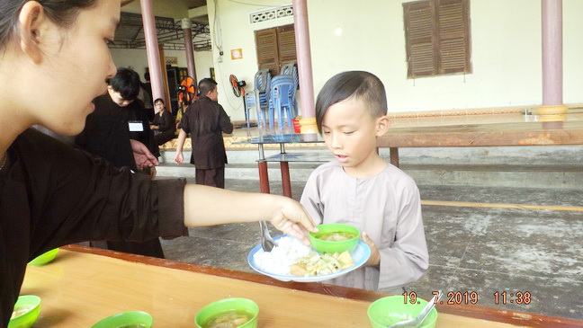 Khánh hòa: Hơn 300 bạn trẻ tham dự khóa tu “Tìm về tuổi thơ”