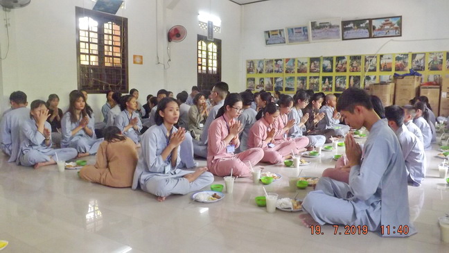 Khánh hòa: Hơn 300 bạn trẻ tham dự khóa tu “Tìm về tuổi thơ”