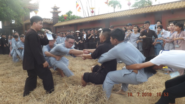 Khánh hòa: Hơn 300 bạn trẻ tham dự khóa tu “Tìm về tuổi thơ”