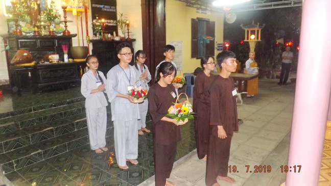 Khánh hòa: Hơn 300 bạn trẻ tham dự khóa tu “Tìm về tuổi thơ”