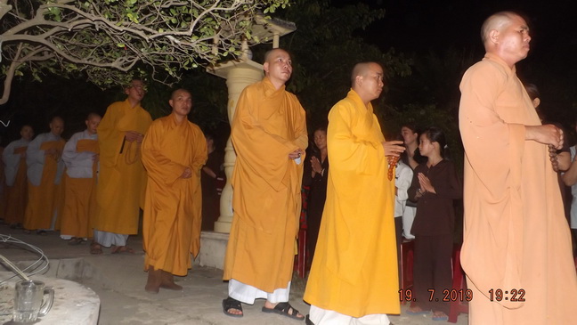 Khánh hòa: Hơn 300 bạn trẻ tham dự khóa tu “Tìm về tuổi thơ”