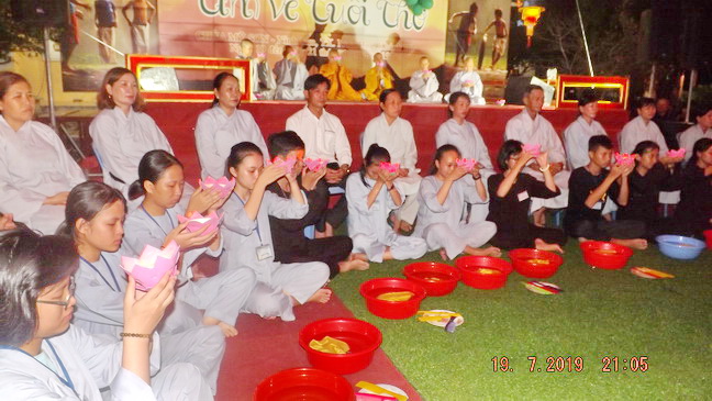 Khánh hòa: Hơn 300 bạn trẻ tham dự khóa tu “Tìm về tuổi thơ”