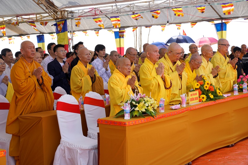 Quảng Ngãi: Chùa Minh Đức tổ chức lễ chú nguyện rót đồng đúc Đại Hồng Chung