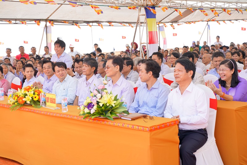 Quảng Ngãi: Chùa Minh Đức tổ chức lễ chú nguyện rót đồng đúc Đại Hồng Chung