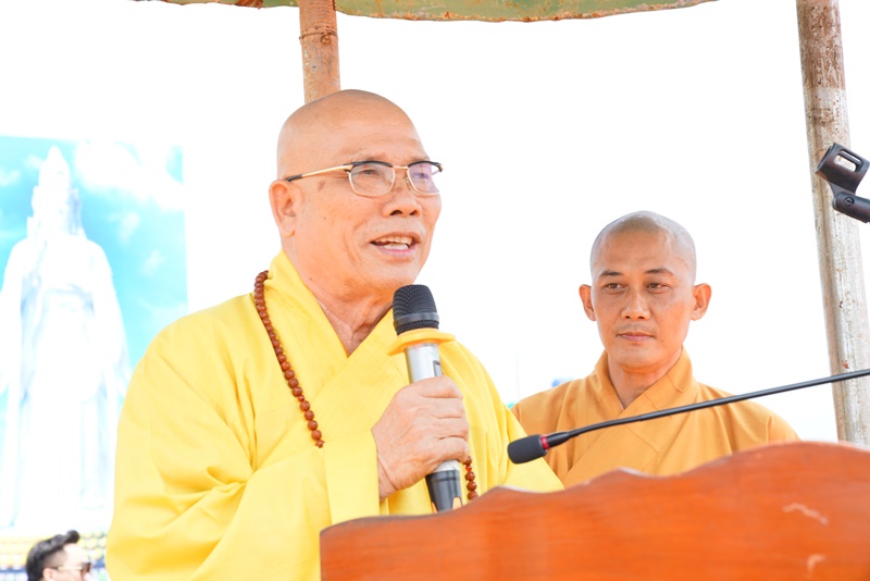 Quảng Ngãi: Chùa Minh Đức tổ chức lễ chú nguyện rót đồng đúc Đại Hồng Chung