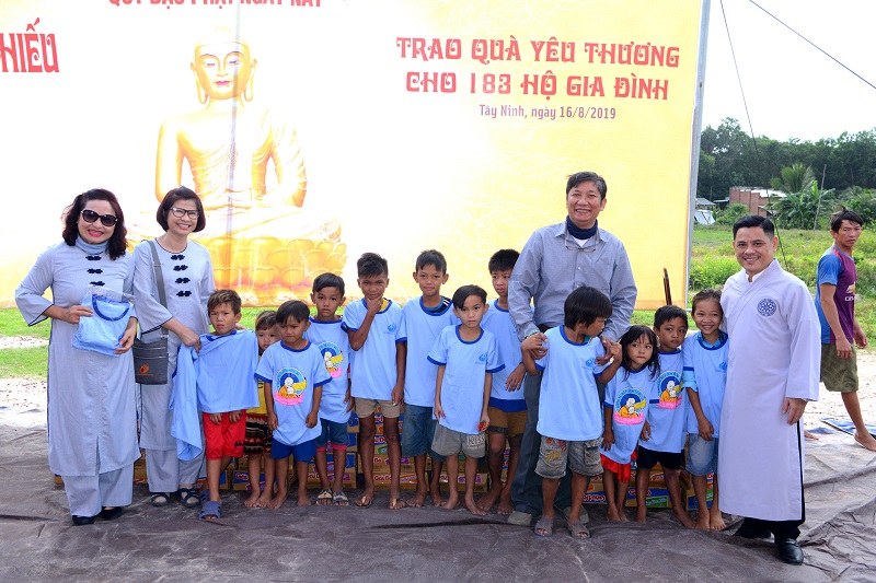 Tổng kết chương trình cúng dường Trai Tăng và Trao quà cho 183 hộ dân ở Tây Ninh (C225)