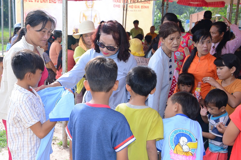 Tổng kết chương trình cúng dường Trai Tăng và Trao quà cho 183 hộ dân ở Tây Ninh (C225)