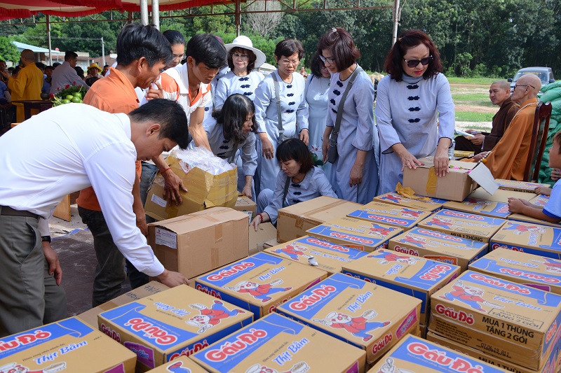 Tổng kết chương trình cúng dường Trai Tăng và Trao quà cho 183 hộ dân ở Tây Ninh (C225)