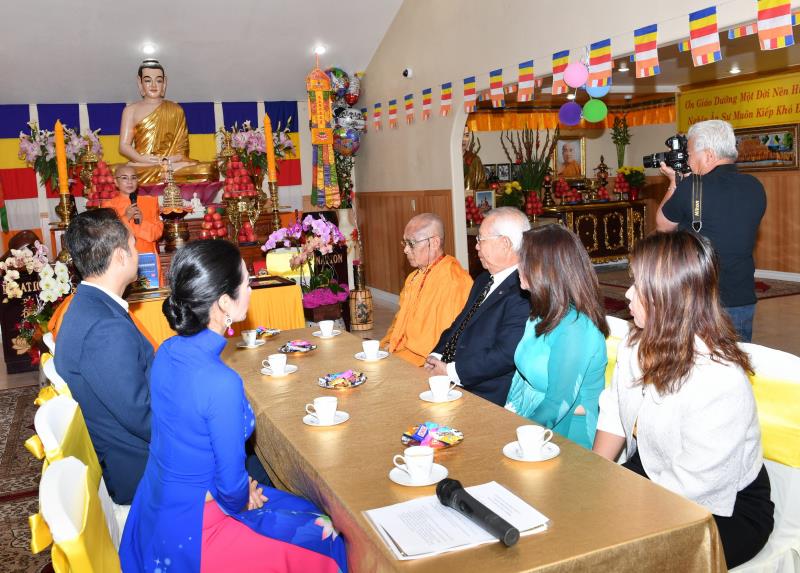 Hai Ngôi Chùa Việt Ở Hoa Kỳ  Nhận Bằng Xác Lập  Kỷ Lục Người Việt Toàn Cầu