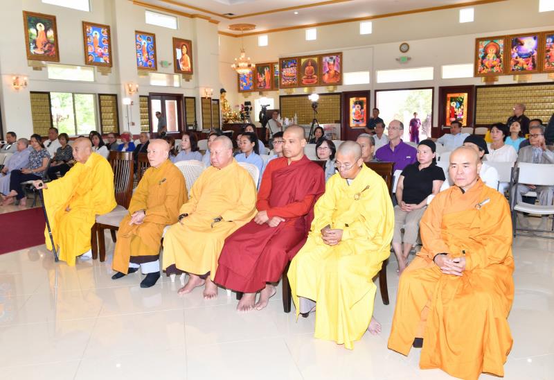 Hai Ngôi Chùa Việt Ở Hoa Kỳ  Nhận Bằng Xác Lập  Kỷ Lục Người Việt Toàn Cầu