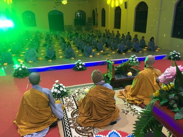Thái Bình: Đêm hoa đăng vía Phật Di Đà tại chùa Hoằng Văn