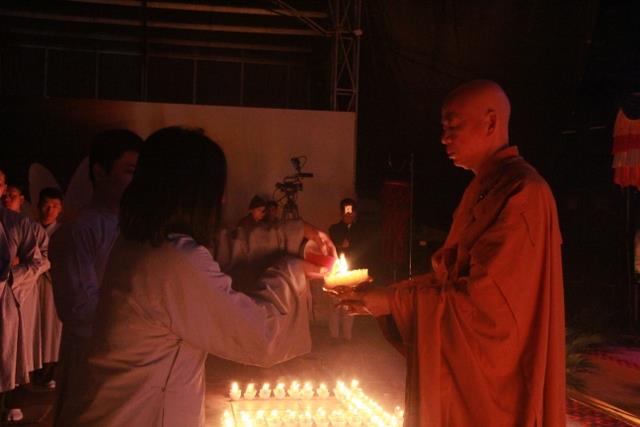 Thái Bình: Lễ Hội Hoa Đăng Vía Phật Di Đà Tại Chùa Từ Xuyên
