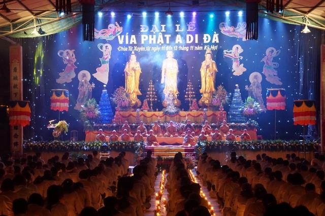 Thái Bình: Lễ Hội Hoa Đăng Vía Phật Di Đà Tại Chùa Từ Xuyên