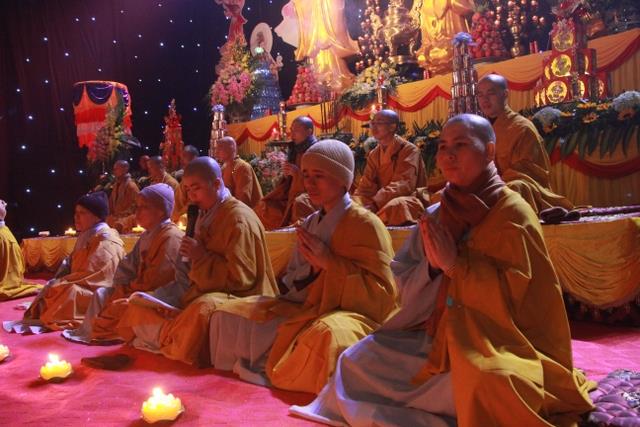 Thái Bình: Lễ Hội Hoa Đăng Vía Phật Di Đà Tại Chùa Từ Xuyên