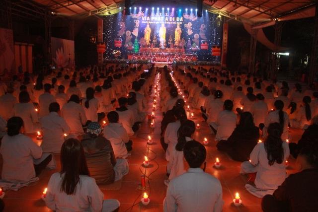 Thái Bình: Lễ Hội Hoa Đăng Vía Phật Di Đà Tại Chùa Từ Xuyên