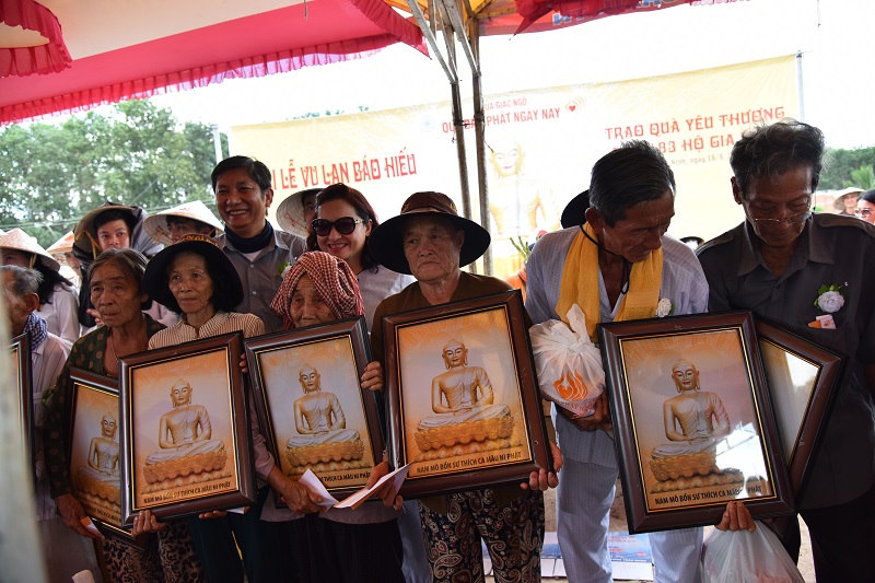 Tổng kết chương trình cúng dường Trai Tăng và Trao quà cho 183 hộ dân ở Tây Ninh (C225)