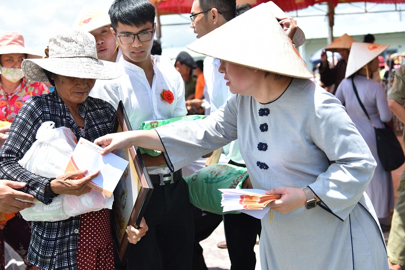 Tổng kết chương trình cúng dường Trai Tăng và Trao quà cho 183 hộ dân ở Tây Ninh (C225)