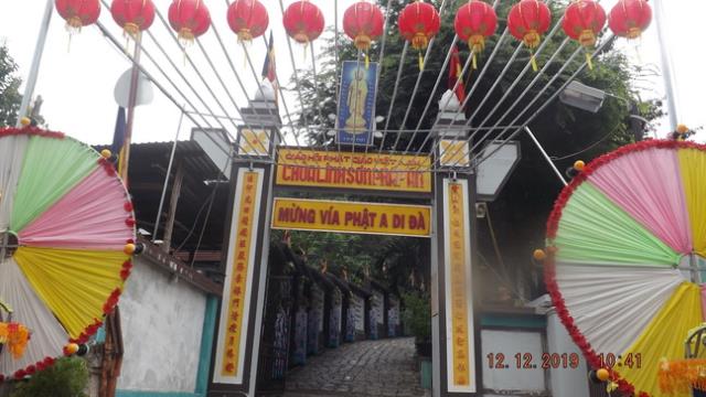 Trang nghiêm lễ vía Phật Di Đà ở chùa Linh Sơn Pháp Ấn