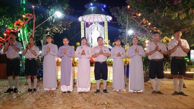 Trang nghiêm lễ vía Phật Di Đà ở chùa Linh Sơn Pháp Ấn