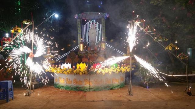 Trang nghiêm lễ vía Phật Di Đà ở chùa Linh Sơn Pháp Ấn