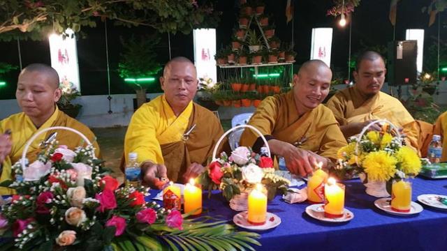 Trang nghiêm lễ vía Phật Di Đà ở chùa Linh Sơn Pháp Ấn