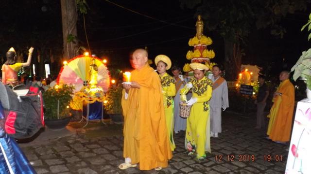 Trang nghiêm lễ vía Phật Di Đà ở chùa Linh Sơn Pháp Ấn